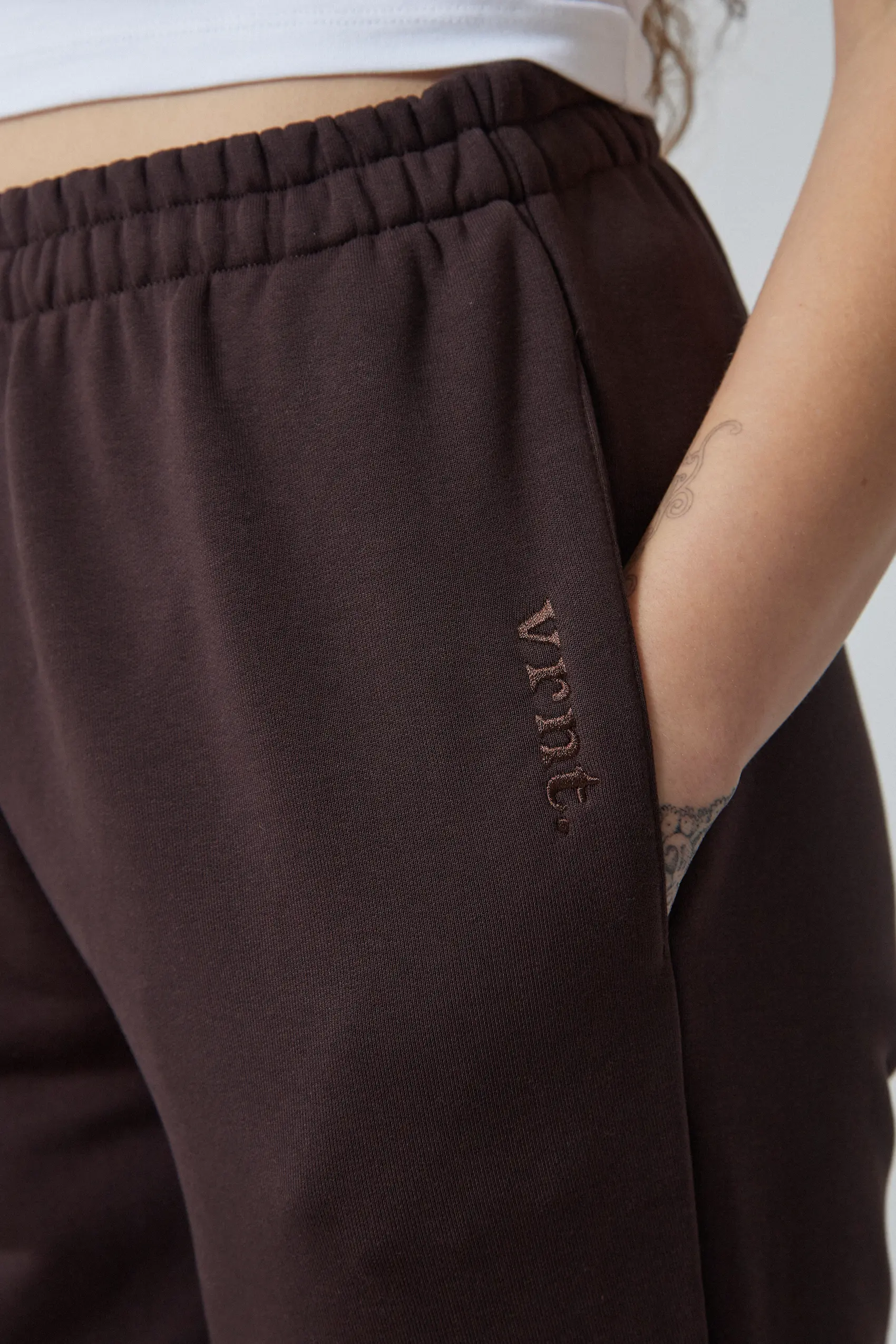 Vrnt.04440 spodnie dresowe jogger DASH brown