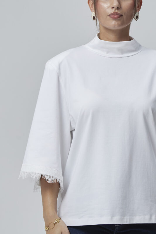 biały t-shirt ze stójką damski z koronką MAVI